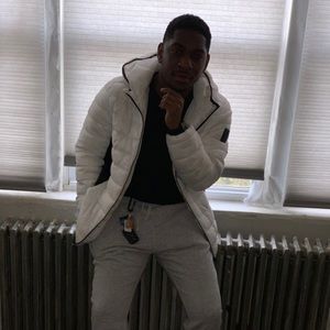 Meet your Posher, Bryant